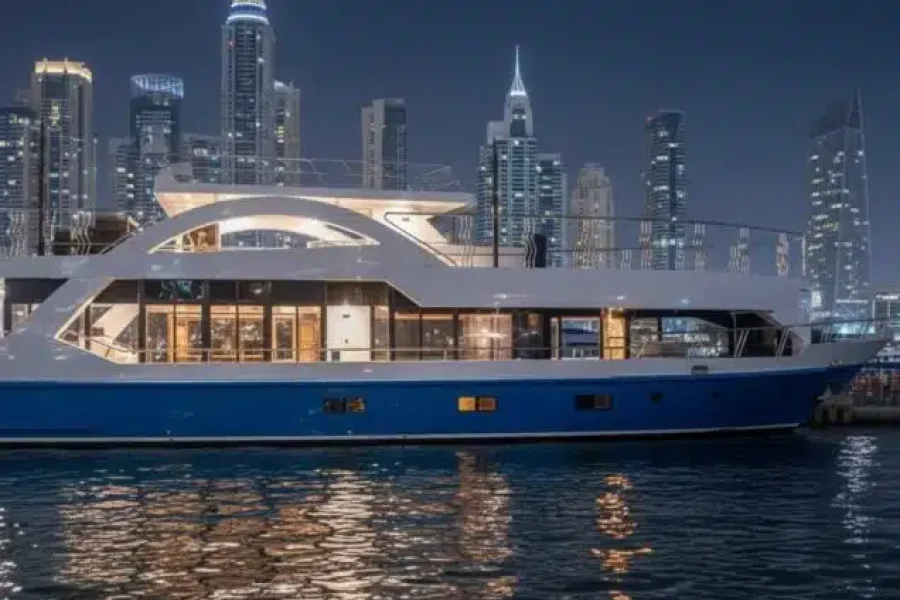 Falcon Oasis Sapphire – Luxury Yacht Dinner Cruise in Dubai Marina